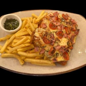 Milanesa de res a la napolitana