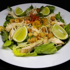 Tradicional ensalada cesar / Classic caesar salad