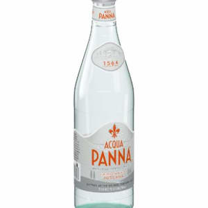 Acqua Panna, sin gas.