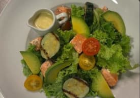 Ensalada de Salmón Ahumado Casero Thumbnail