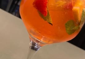 Sangría rosada Thumbnail