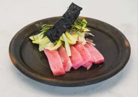 TIRADITO DE ATÚN CURADO Y MAYO CHIPOTLE Thumbnail