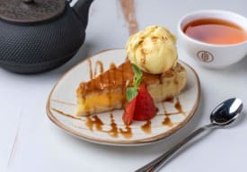 Crumble de Manzana con Helado Artesanal Thumbnail