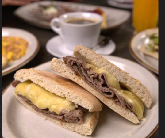 Barros Luco + Café o Té + Jugo de Naranja Thumbnail