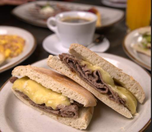 Barros Luco con Café o Té y Jugo de Naranja Thumbnail