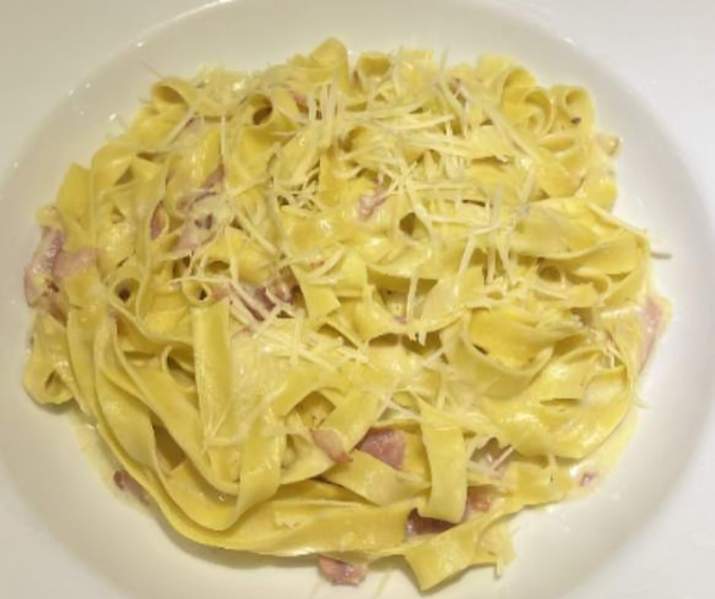 Spaghetti o Fetuccini Carbonara Thumbnail