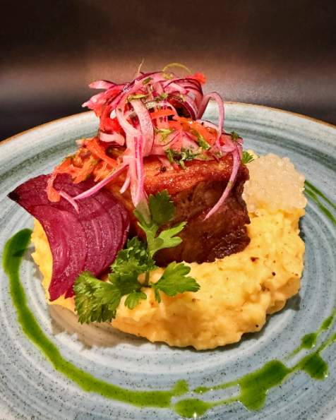 Costillar de cerdo con puré Thumbnail