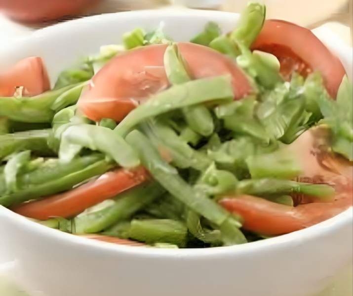 Ensalada de porotos verdes y tomate Thumbnail