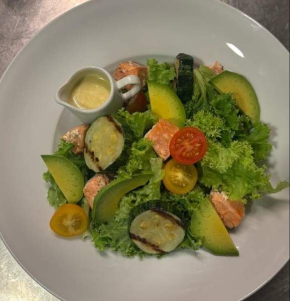 Ensalada de Salmón Ahumado Casero Thumbnail