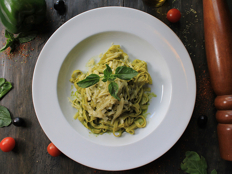 Fettuccini al pesto