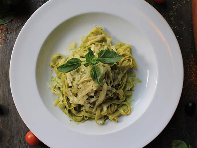 Fettuccini Al Pesto Thumbnail