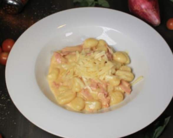 Gnocchi Alfredo Thumbnail