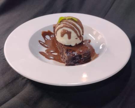 Brownie con Helado de Vainilla Thumbnail