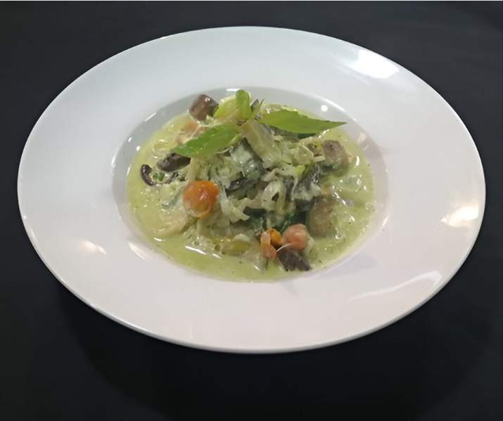 Lingüinis con Salsa de Pesto de Albahaca, Vegetales Asados y Zeste de Limón. Thumbnail