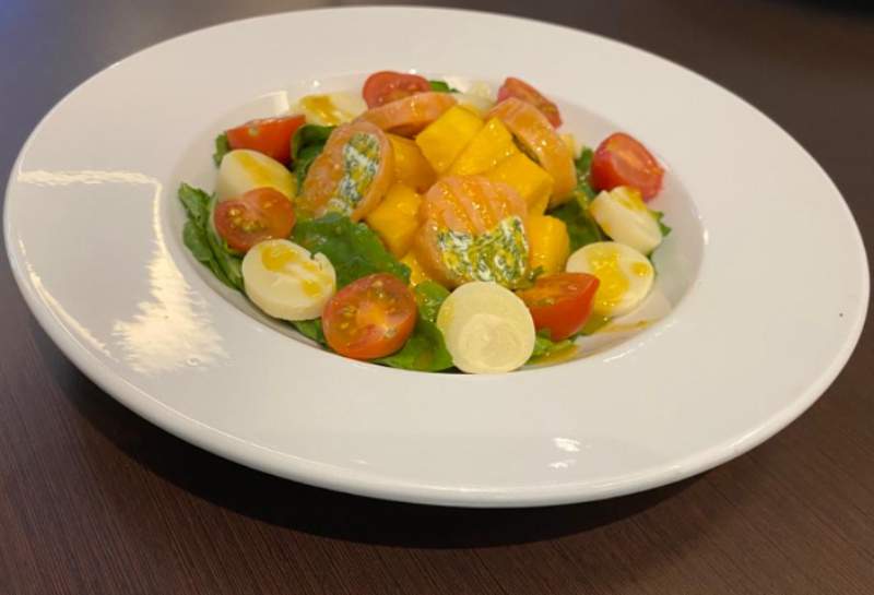 Ensalada Di Mango y Salmone Thumbnail