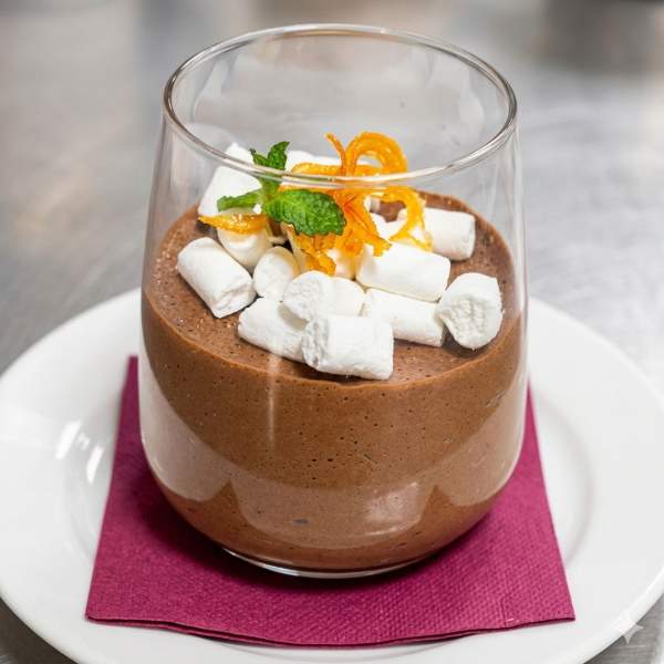 Mousse de Chocolate con Marshmallows y Confit de Naranja Thumbnail