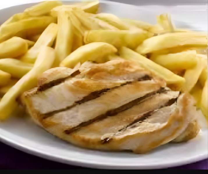 Pechuga deshuesada con Papas Fritas Thumbnail