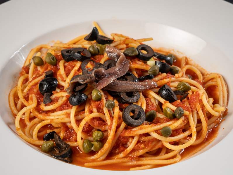 Spaghetti o Fetuccini Puttanesca