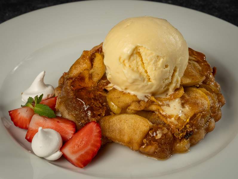 Tatín de Manzana con Helado de Vainilla Thumbnail