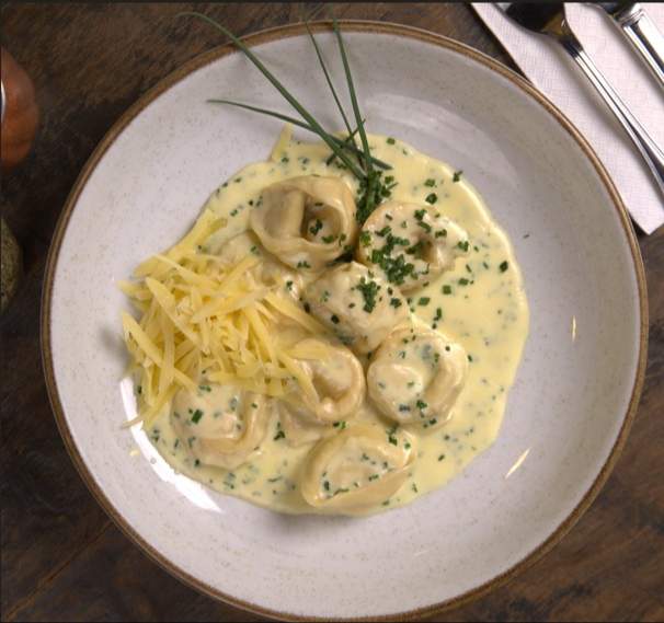 Tortelli Di Salmone Panna Ciboulette Thumbnail