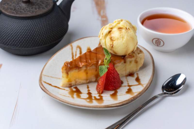 Crumble de Manzana con Helado Artesanal Thumbnail